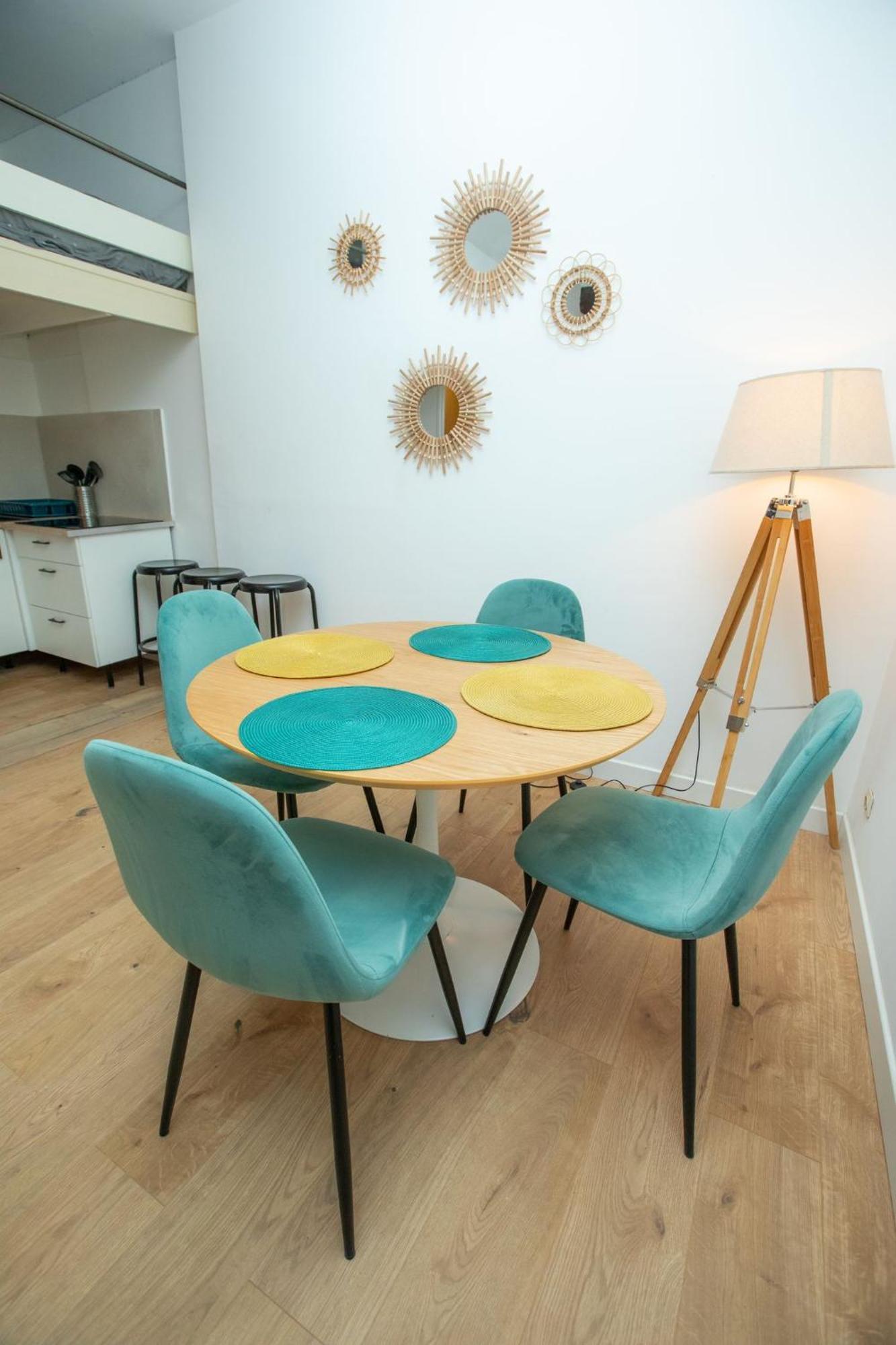 Апартаменты Loft - Centre Historique Вильфранш-сюр-Мер Экстерьер фото